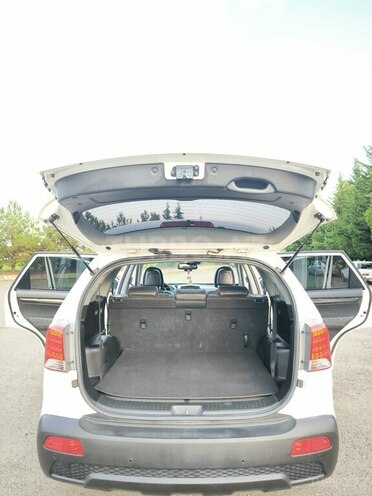 Kia Sorento 2011, 148,000 km - 2.0 l - Astara