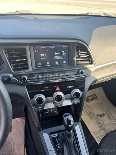 Hyundai Elantra 2019, 63,500 km - 2.0 l - Bakı
