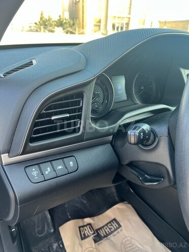Hyundai Elantra 2019, 63,500 km - 2.0 l - Bakı