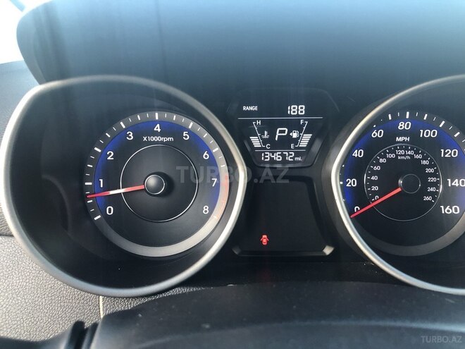 Hyundai Elantra 2015, 217,583 km - 1.8 l - Bakı