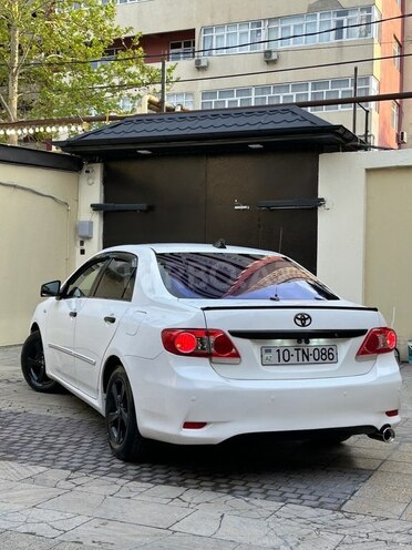 Toyota Corolla 2011, 300,000 km - 1.8 l - Bakı