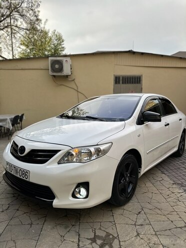 Toyota Corolla 2011, 300,000 km - 1.8 l - Bakı