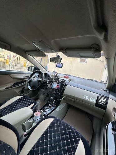 Toyota Corolla 2011, 300,000 km - 1.8 l - Bakı