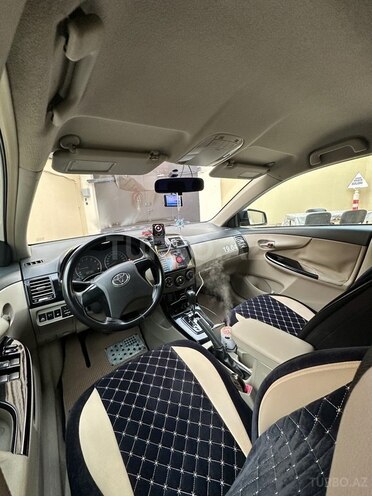 Toyota Corolla 2011, 300,000 km - 1.8 l - Bakı