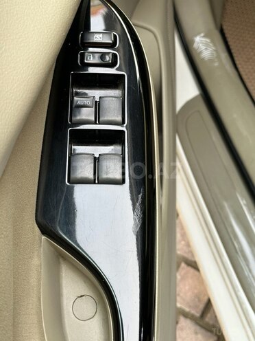 Toyota Corolla 2011, 300,000 km - 1.8 l - Bakı