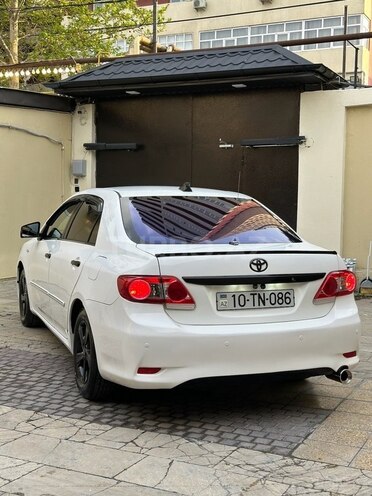 Toyota Corolla 2011, 300,000 km - 1.8 l - Bakı