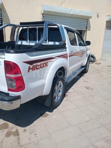 Toyota Hilux 2013, 262,004 km - 2.5 l - Bakı