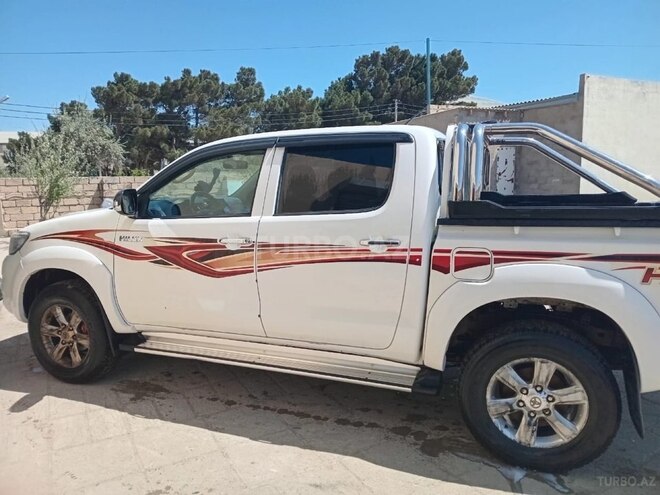 Toyota Hilux 2013, 262,004 km - 2.5 l - Bakı