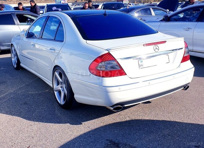 Mercedes E 280-7