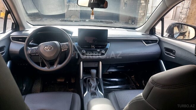 Toyota Corolla Cross 2024, 12,000 km - 2.0 л - Bakı