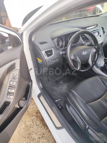 Hyundai Avante 2014, 273,000 km - 1.6 л - Bakı