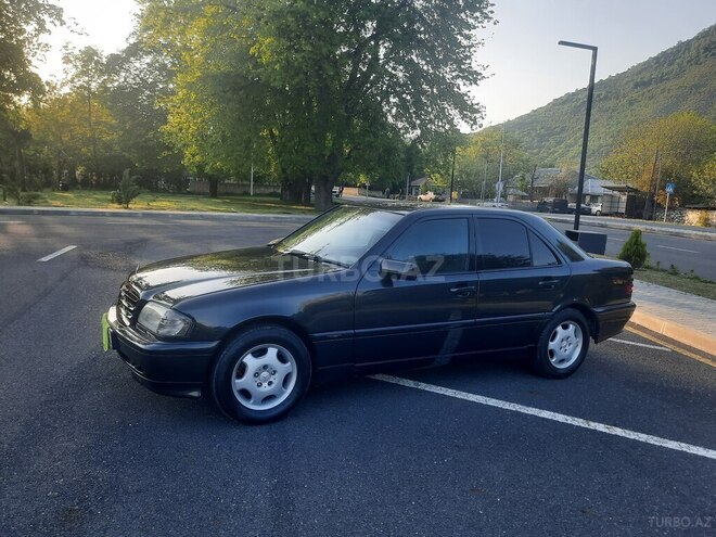 Mercedes C 180 1995, 220,000 km - 1.8 л - Qax