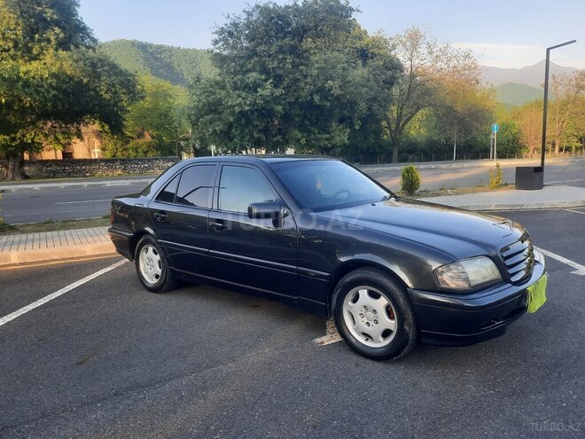 Mercedes C 180 1995, 220,000 km - 1.8 л - Qax