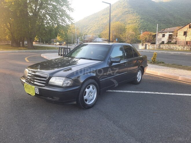 Mercedes C 180 1995, 220,000 km - 1.8 л - Qax
