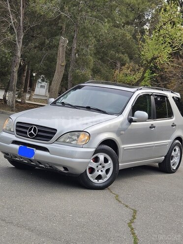 Mercedes ML 320 4MATIC 2000, 304,000 km - 3.2 л - Bakı