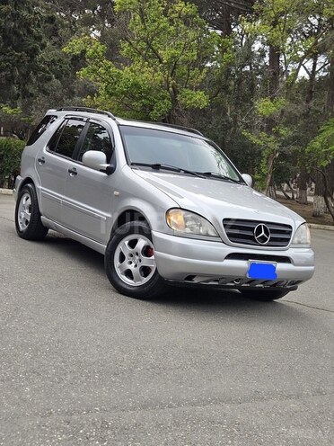 Mercedes ML 320 4MATIC 2000, 304,000 km - 3.2 л - Bakı