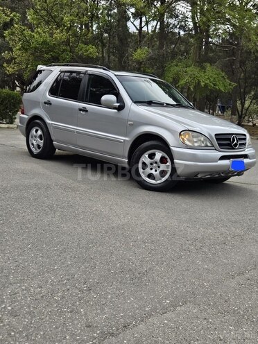 Mercedes ML 320 4MATIC 2000, 304,000 km - 3.2 л - Bakı