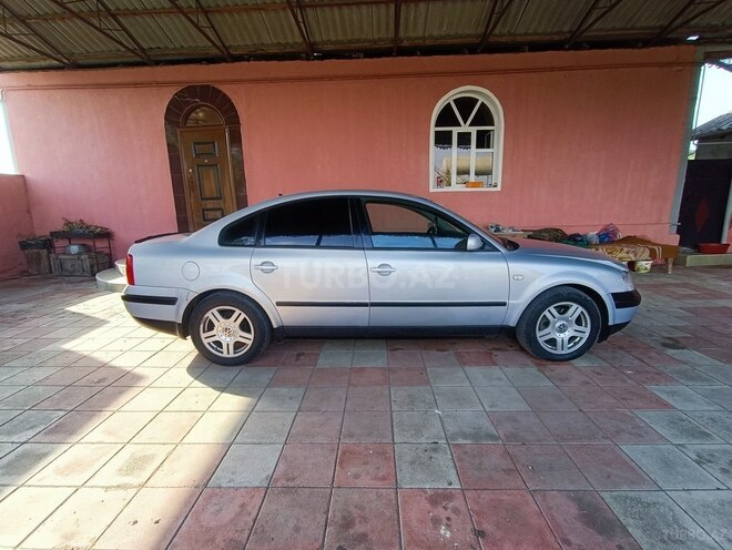 Volkswagen Passat 1999, 340,000 km - 2.3 л - Goranboy