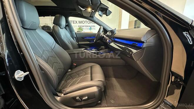 BMW 530e-13
