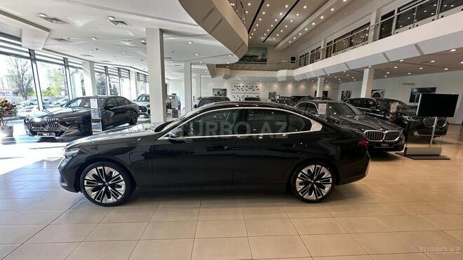 BMW 530e-6