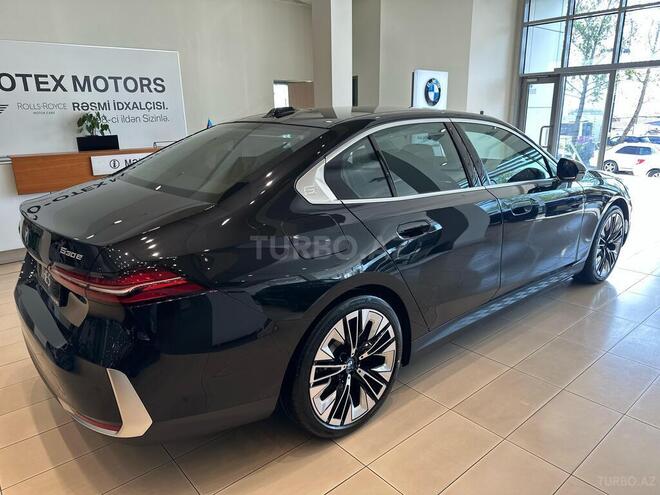 BMW 530e-8