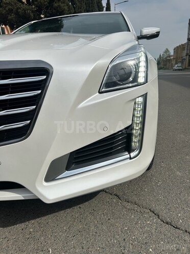Cadillac CTS-10