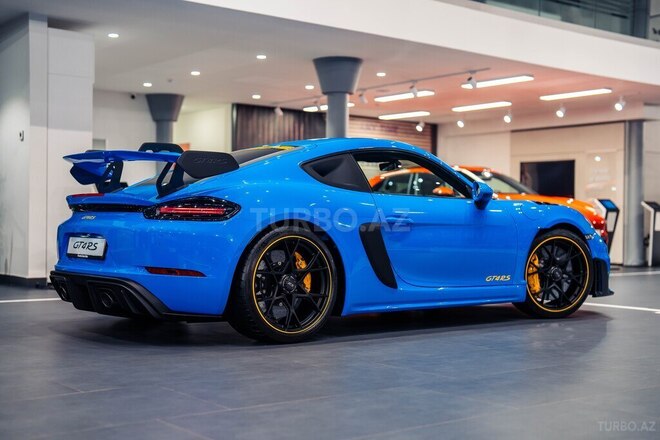 Porsche 718 Cayman GT4 RS-4