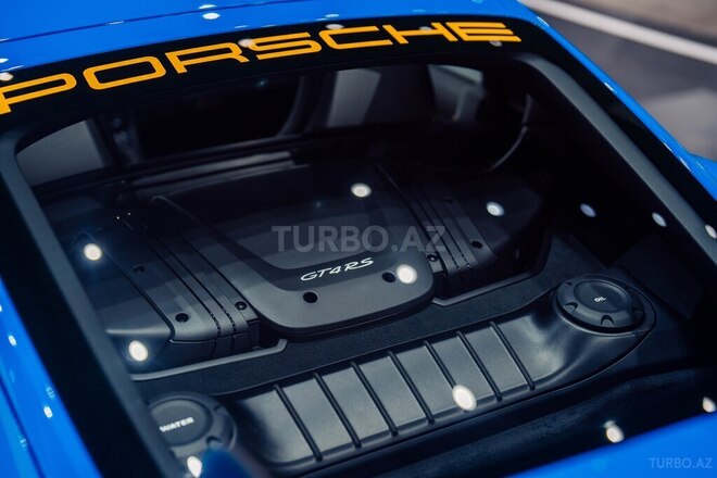 Porsche 718 Cayman GT4 RS-11