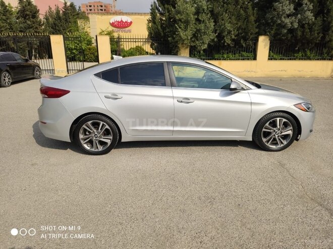 Hyundai Elantra 2017, 113,000 km - 2.0 л - Şirvan