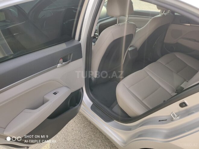Hyundai Elantra 2017, 113,000 km - 2.0 л - Şirvan