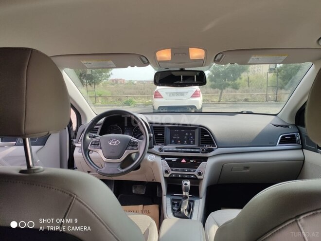 Hyundai Elantra 2017, 113,000 km - 2.0 л - Şirvan