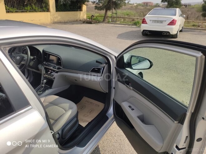 Hyundai Elantra 2017, 113,000 km - 2.0 л - Şirvan