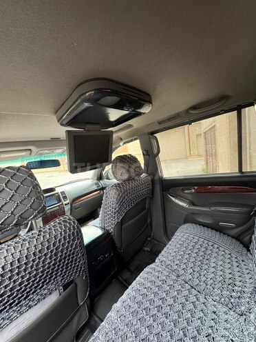Toyota Land Cruiser Prado-11