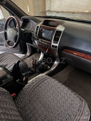 Toyota Land Cruiser Prado-9