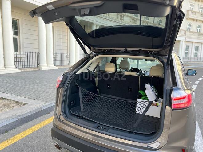 Ford Edge-13