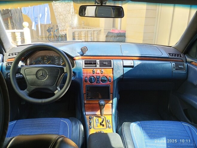 Mercedes E 200 1998, 582,700 km - 2.0 l - Sumqayıt