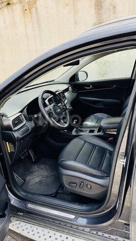 Kia Sorento-9