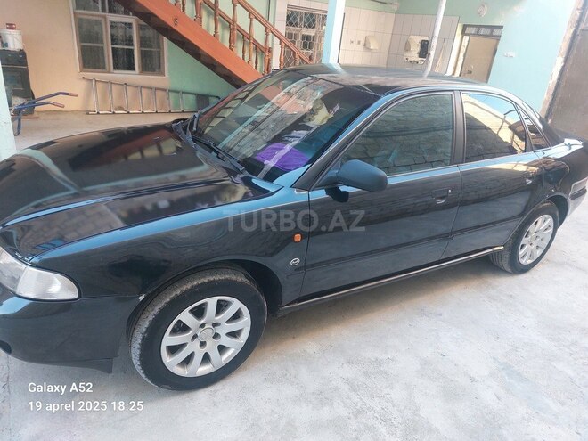 Audi A4 1995, 400,000 km - 1.6 l - Yevlax