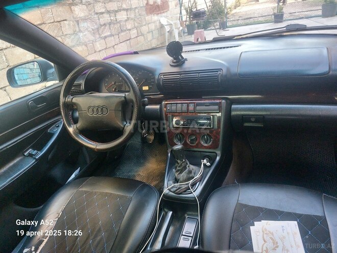 Audi A4 1995, 400,000 km - 1.6 l - Yevlax