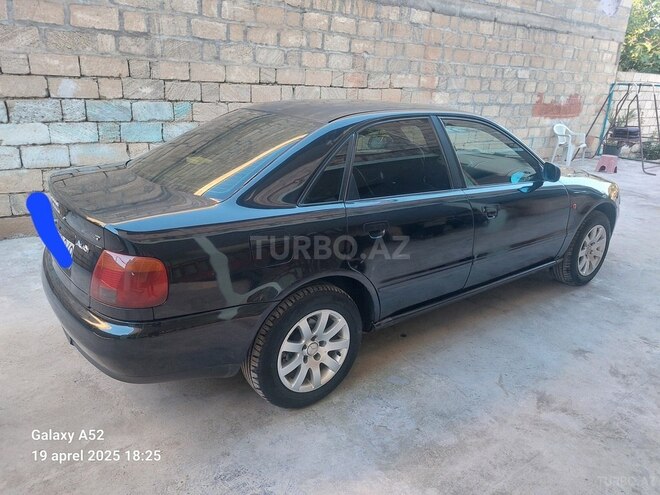 Audi A4 1995, 400,000 km - 1.6 l - Yevlax
