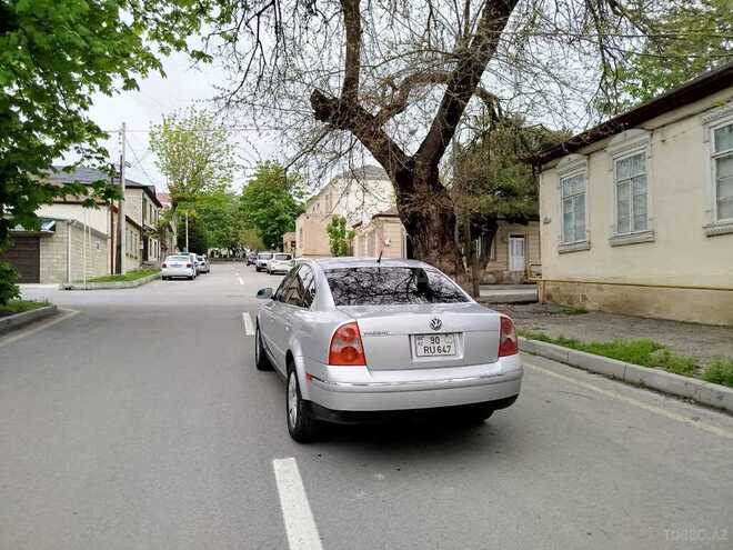 Volkswagen Passat 2004, 225,000 km - 1.8 l - Şamaxı