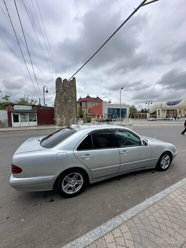Mercedes E 200 2002, 400,813 km - 2.0 l - Quba