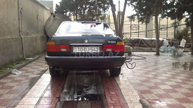 BMW 735 1988, 210,000 km - 3.4 l - Bakı