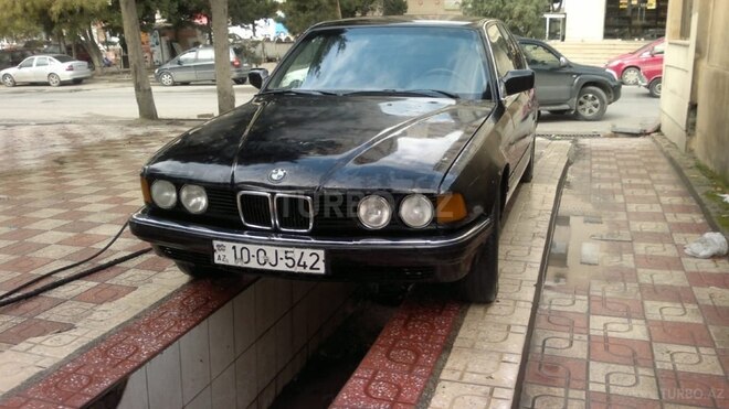 BMW 735 1988, 210,000 km - 3.4 l - Bakı