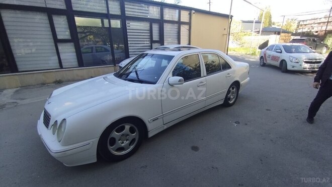 Mercedes E 240 1999, 302,000 km - 2.4 l - Bakı