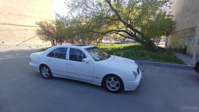 Mercedes E 240 1999, 302,000 km - 2.4 l - Bakı