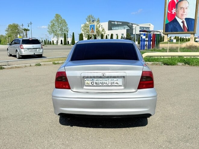 Opel Vectra 2001, 329,000 km - 1.8 l - Tovuz