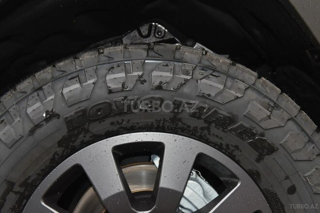 Toyota Land Cruiser Prado-12