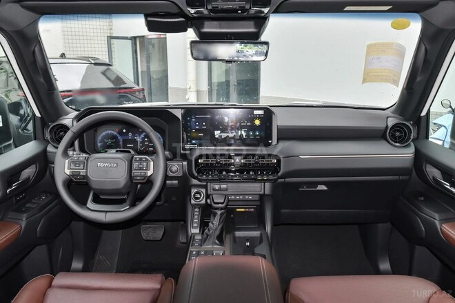 Toyota Land Cruiser Prado-19