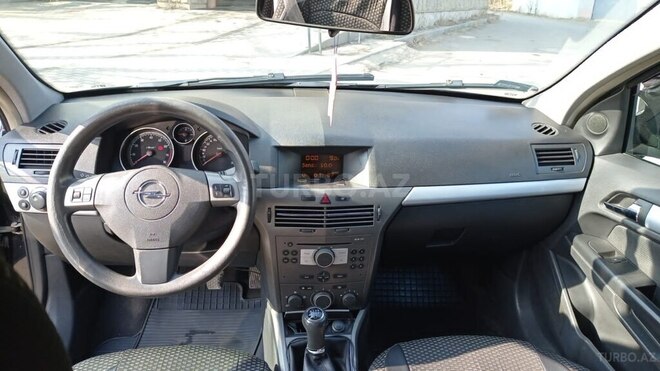 Opel Astra 2005, 200,000 km - 1.4 l - Gəncə